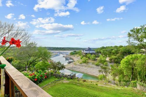 Lakefront 6br Home With Dock - Lake Travis Views