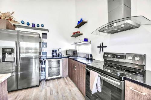 Lakefront 6br Home With Dock - Lake Travis Views