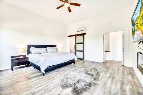 Lakefront 6br Home With Dock - Lake Travis Views