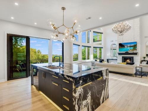 The Above Bliss Estate Austin
