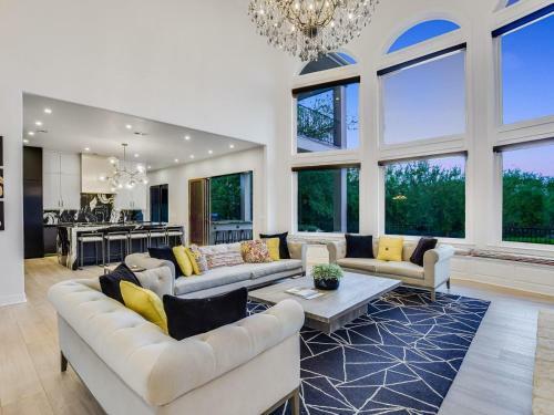 The Above Bliss Estate Austin