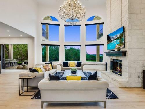 The Above Bliss Estate Austin