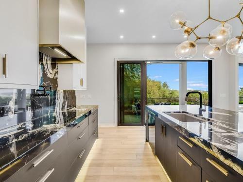 The Above Bliss Estate Austin