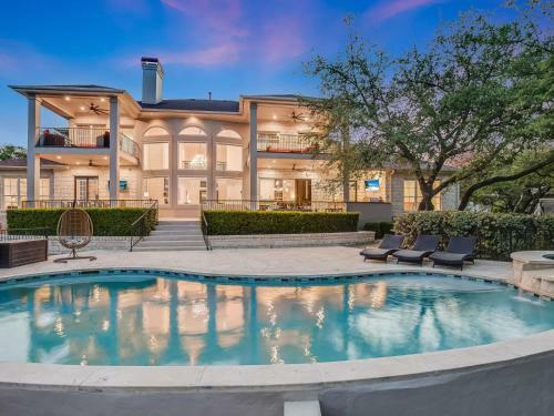 The Above Bliss Estate Austin