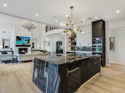 The Above Bliss Estate Austin