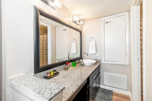 Apartamento Vivant - 2br - King Beds Extended Stay Apts