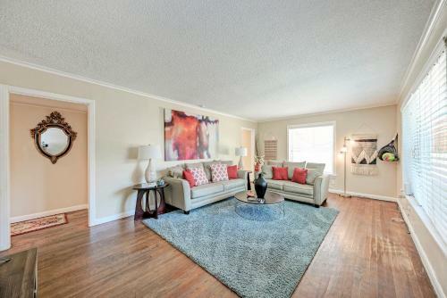 Downtown, Convention Center, Capitol, Zilker Park, Lake, 6th St, Domain