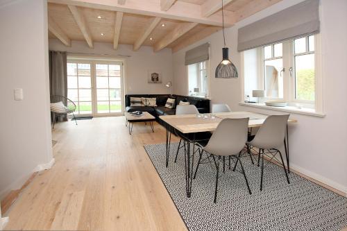 Strandstra�e 2b Rechts, L�tt Seehuus
