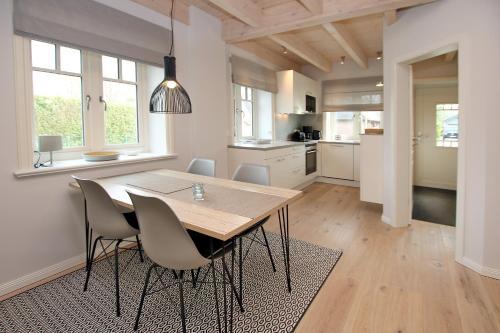 Strandstra�e 2b Rechts, L�tt Seehuus