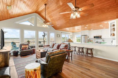 Jbarj Lake Lodge