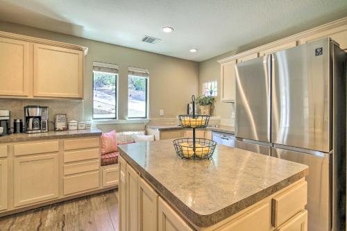 Updated Retreat With Game Room And Outdoor Oasis!