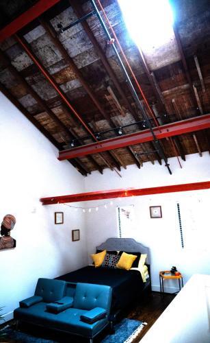 Apartamento Unique & Historic Loft- 2bd 2bth Sleeps 6
