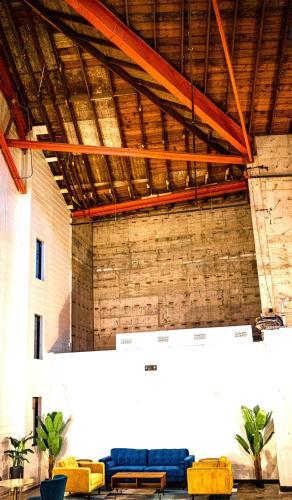 Apartamento Unique & Historic Loft- 2bd 2bth Sleeps 6