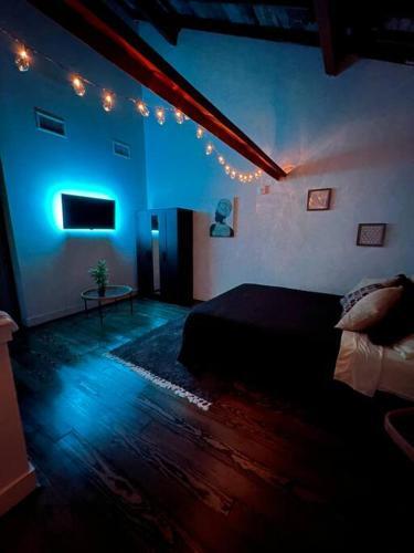 Apartamento Unique & Historic Loft- 2bd 2bth Sleeps 6