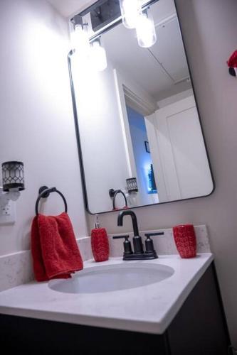 Apartamento Unique & Historic Loft- 2bd 2bth Sleeps 6