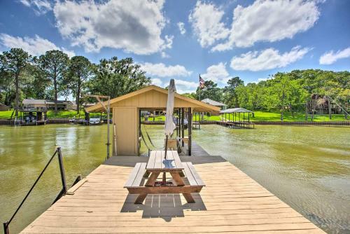 Mabank Family Home At Cedar Creek Reservoir!
