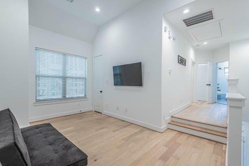 Luxury 3br, Ks Bed Mins Away 4rm Dtown, Med Ctr