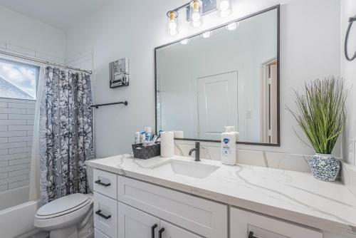 Luxury 3br, Ks Bed Mins Away 4rm Dtown, Med Ctr