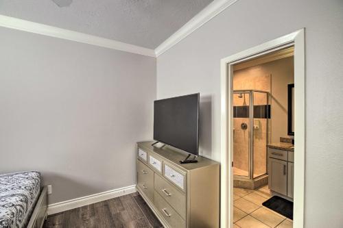 Charming Houston Townhome About 5 Mi To Downtown!
