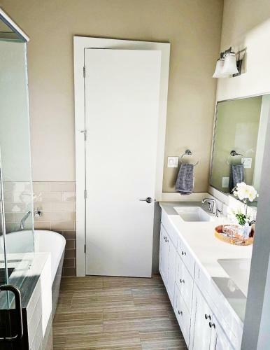Modern Style Relaxation In Houston, Texas