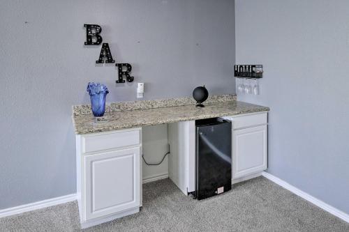 Houston Home With Fire Pit About 2 Mi To Downtown!