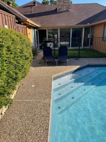 Big Pool House, With Spa And Gym.