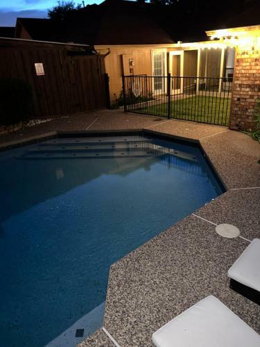 Big Pool House, With Spa And Gym.