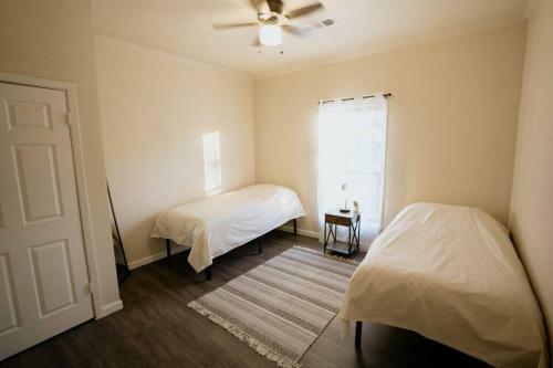 4bd 2 Bath Home In Downtown Mckinney!