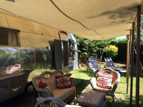 Bed & Breakfast Belrepayre Airstream Retro
