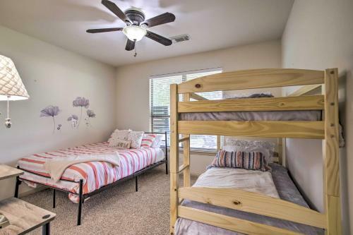 Welcoming Montgomery Home In Gated Community!