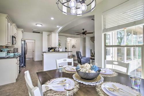 Welcoming Montgomery Home In Gated Community!