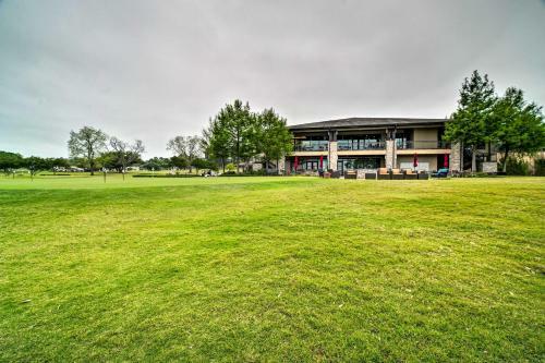 Welcoming Montgomery Home In Gated Community!
