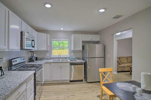 Pet-friendly Retreat About 2 Mi To Lake Conroe!