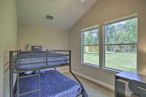 Pet-friendly Retreat About 2 Mi To Lake Conroe!
