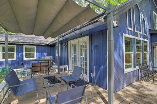 Pet-friendly Retreat About 2 Mi To Lake Conroe!