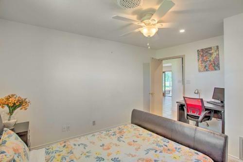 Modern Ranch Home With Screened Patio And Yard!