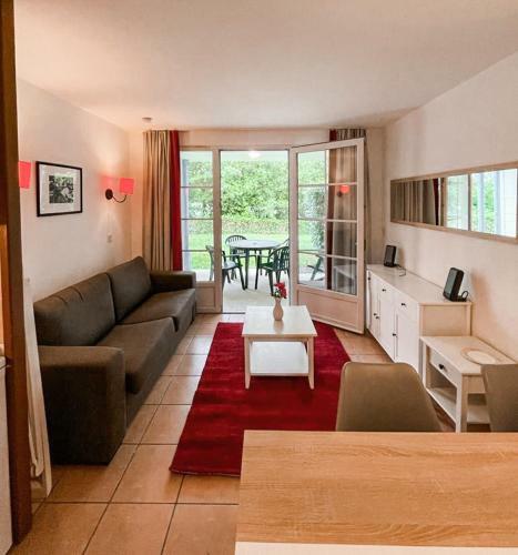 Charmante Maisonette Au Bord Du Lac Avec Piscine