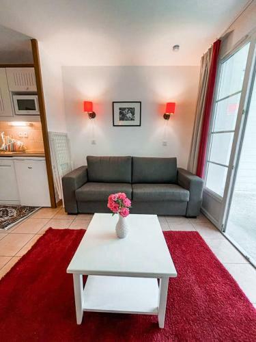 Charmante Maisonette Au Bord Du Lac Avec Piscine