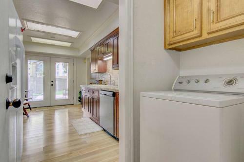 Modern Coastal Style Townhome Next To Golf Course