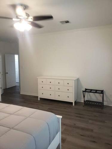 Newly Renovated Home In Temple Medical District