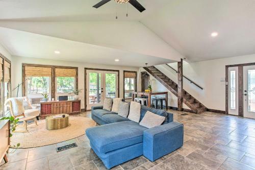 Cozy Lakehouse With Hot Tub, Grill And Fire Pit!