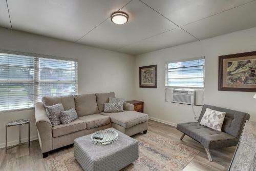 Seaflower - Cozy Beach Bungalow Home