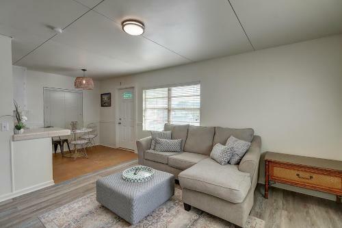 Seaflower - Cozy Beach Bungalow Home
