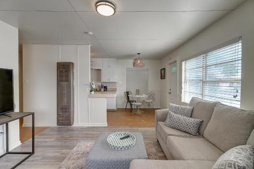 Seaflower - Cozy Beach Bungalow Home
