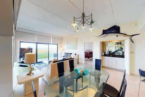 Suntide III Condominiums #101
