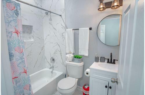 Newly Remodeled 4br 2ba Near Amazing Downtown