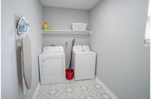 Captivating 4br 2ba Home Near Awesome Downtown