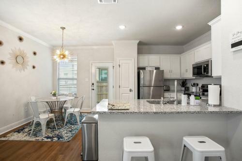 Luxury San Antonio Home Sleeps 6