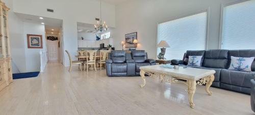 Chris Beach Pool Townhome Home