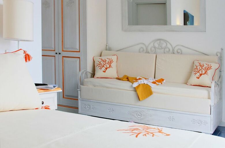 Janas Hotel